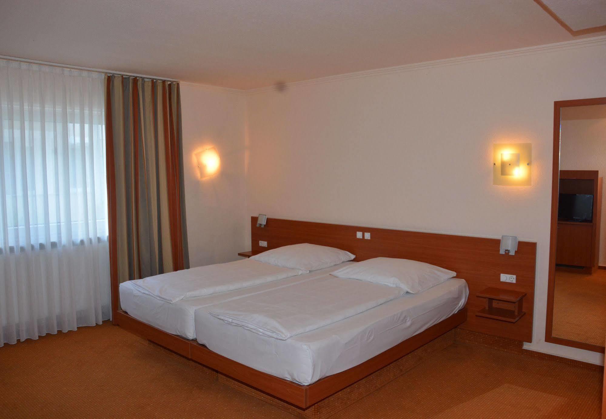 Hotel Falk Bremen Bagian luar foto